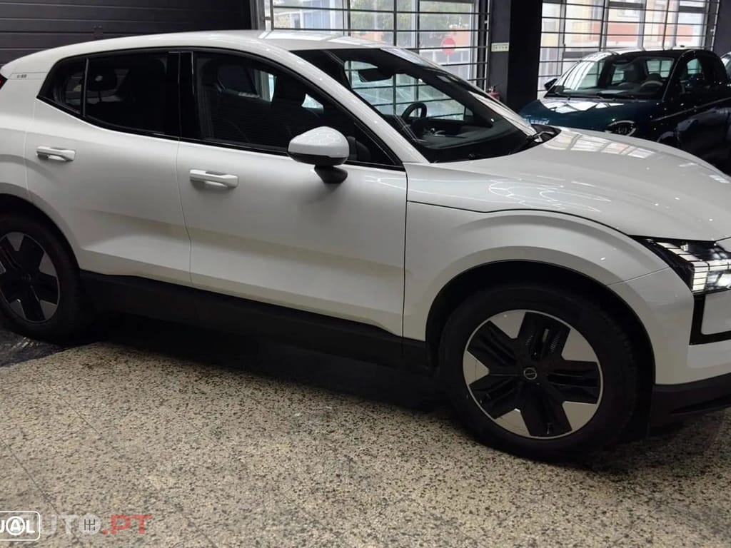 Volvo EX30 Single Motor Extended Range RWD Core