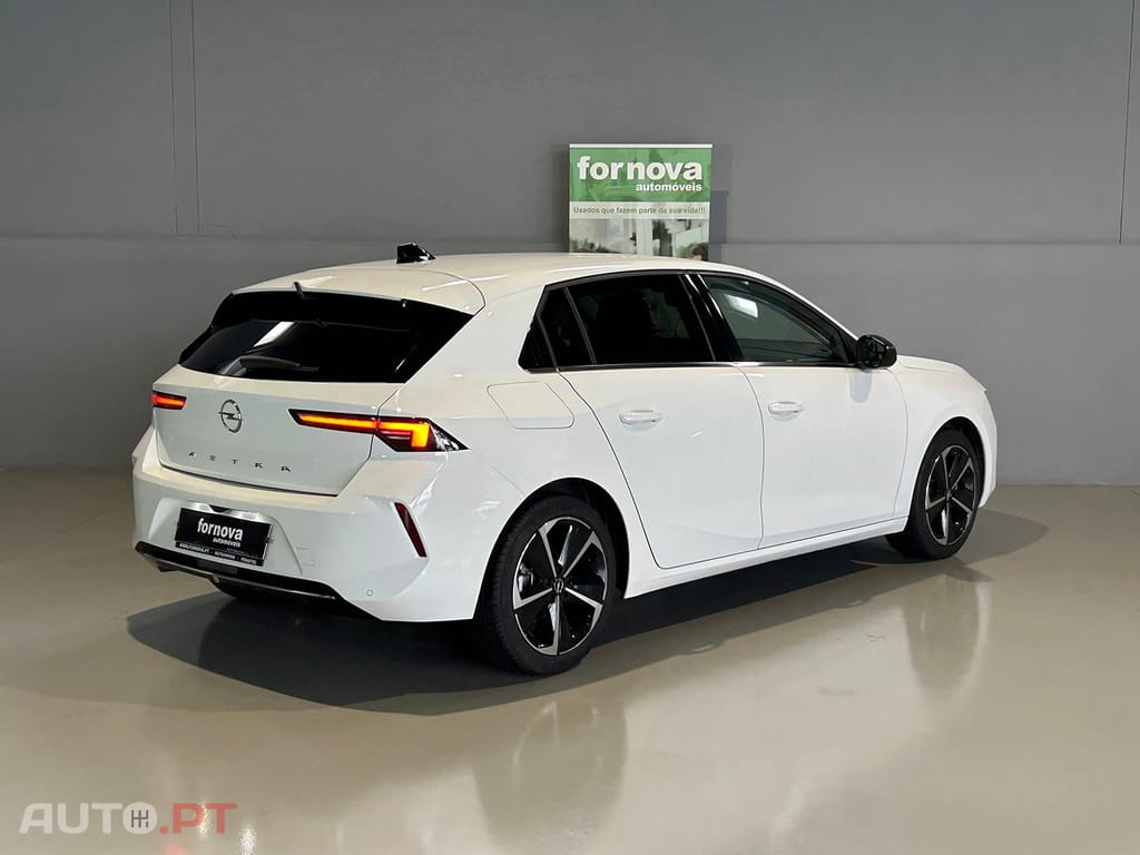 Opel Astra 1.2 T Elegance