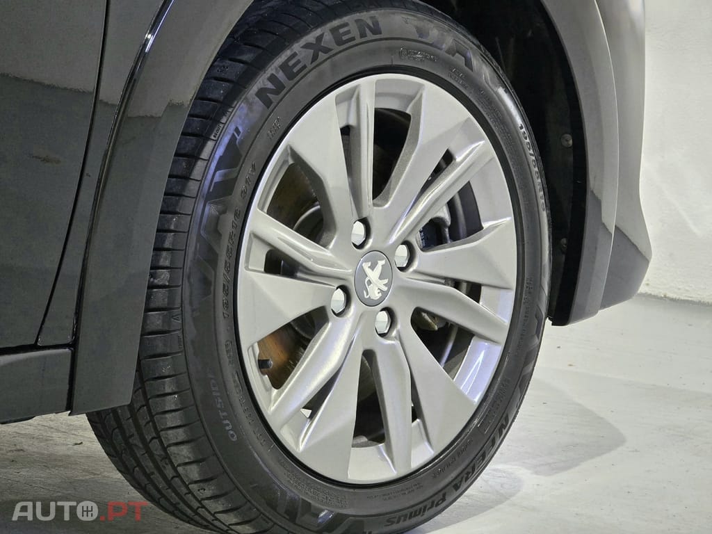Peugeot E-208 50 kWh Allure Roadtrip