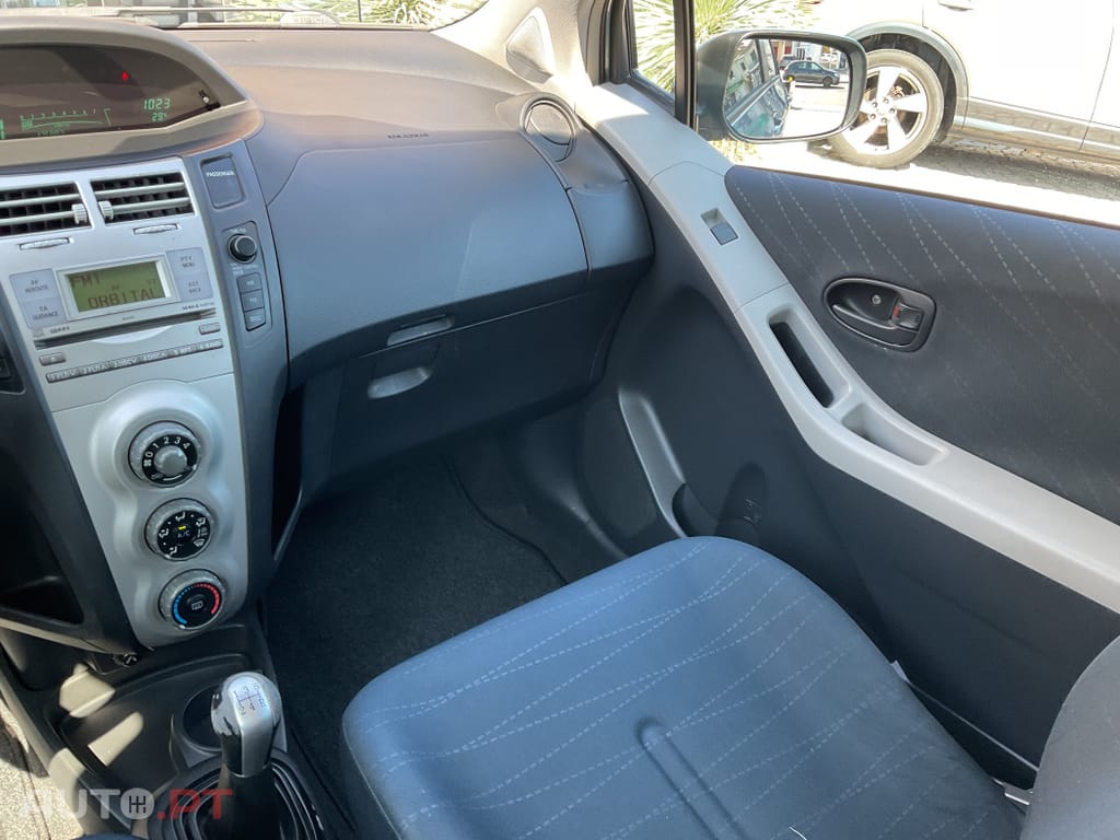 Toyota Yaris 1.0 VVT-i ACtive+AC