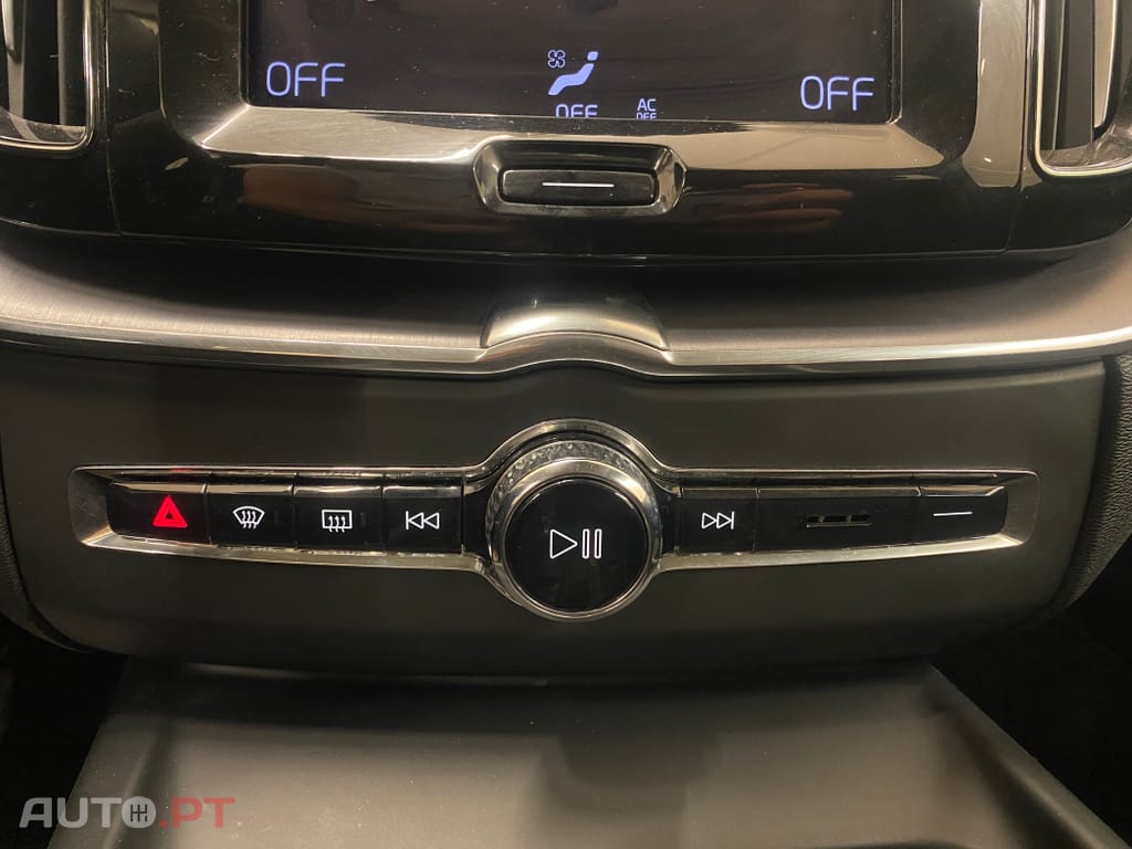 Volvo XC60 2.0 B4 R-Design Geartronic
