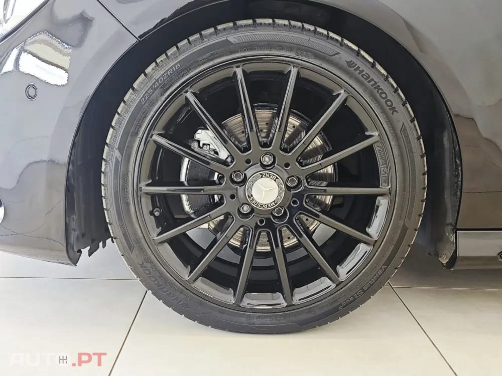 Mercedes-Benz CLA 180 7G-DCT AMG Line