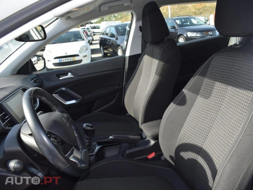 Peugeot 308 1.5 BlueHDi Business Line