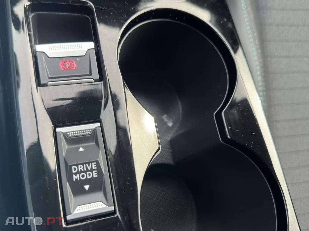 Peugeot 208 1.2 PureTech Allure EAT8