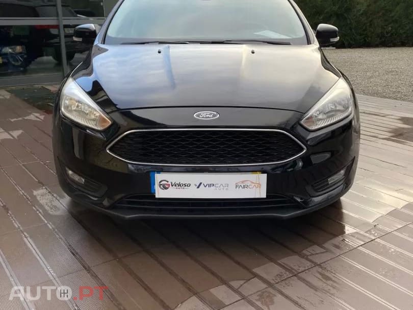 Ford Focus SW 1.0 EcoBoost TITANIUM — fotografia 3