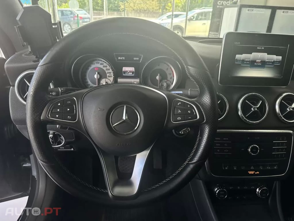 Mercedes-Benz CLA 220 d Shooting Brake Urban Aut.