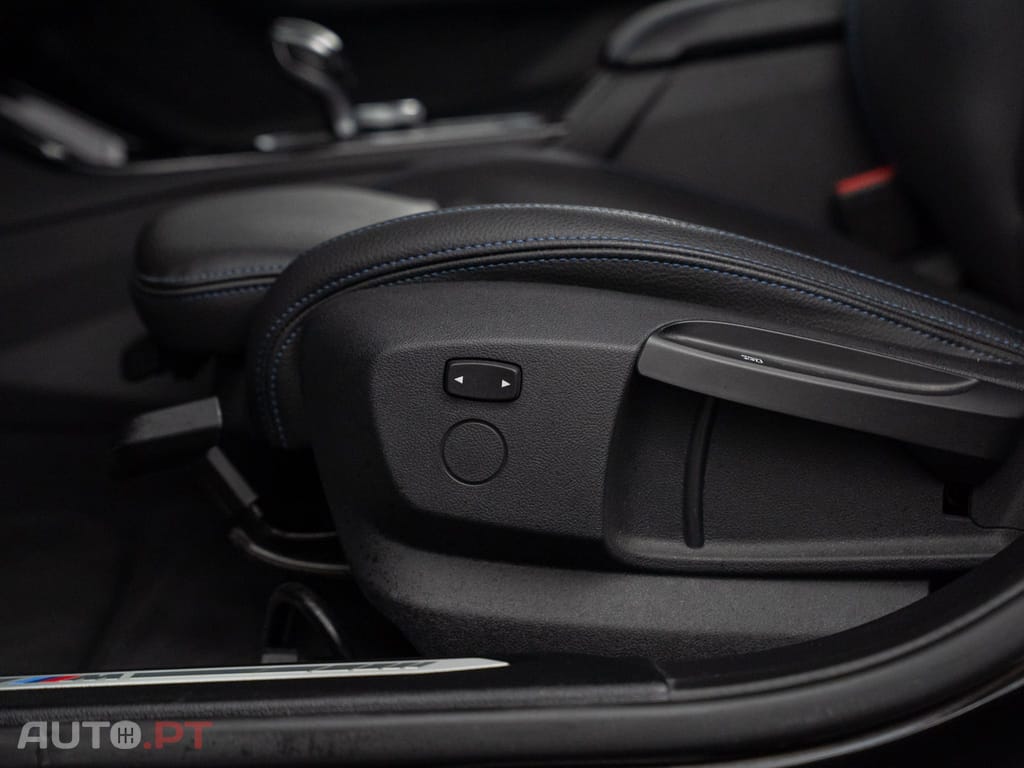 BMW 118 i Pack Desportivo M Auto