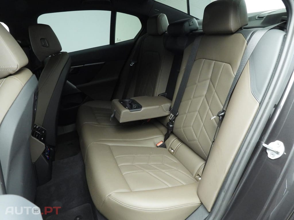 BMW i5 eDrive40