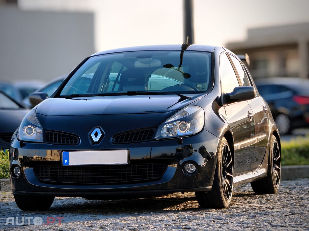 Renault Clio Dynamique S Look RS