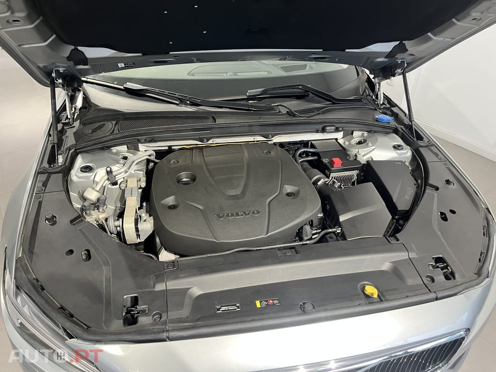 Volvo V90 2.0 D5 Momentum AWD Geartronic
