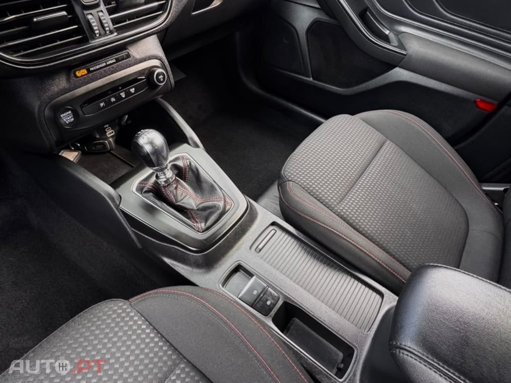 Ford Focus ST LINE