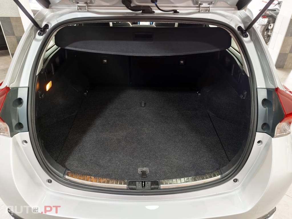 Toyota Auris Touring Sports 1.8 HSD Exclusive+Navi