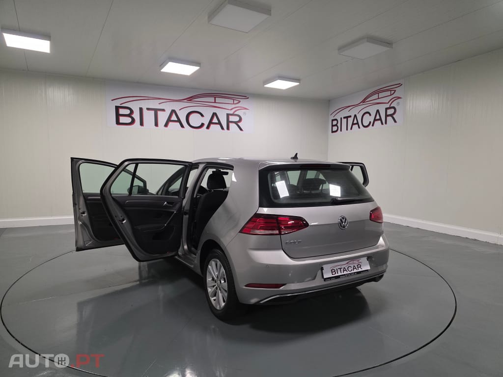 Volkswagen Golf 1.6 TDI Confortline