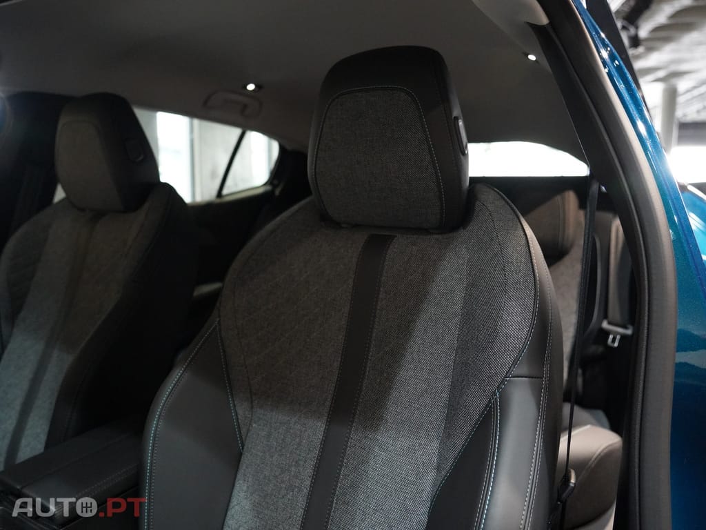 Peugeot 408 1.2 PureTech Allure EAT8