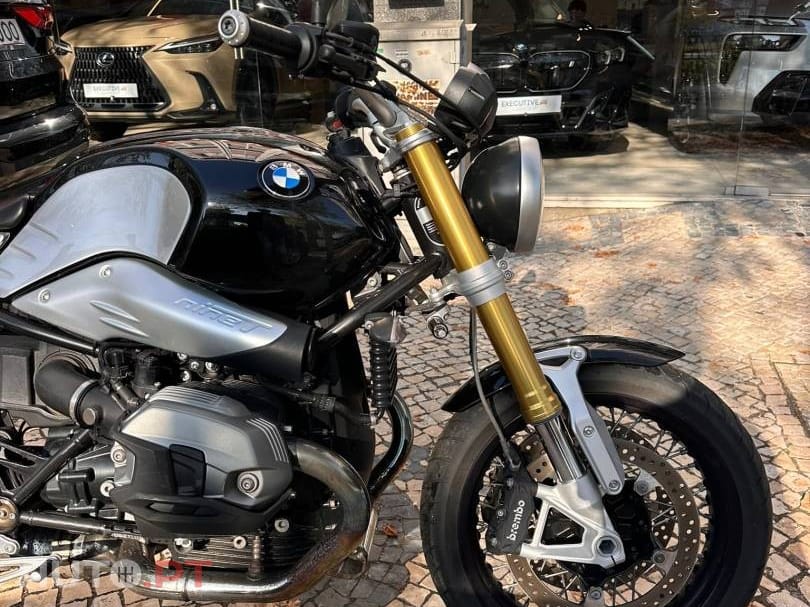 BMW R Naked