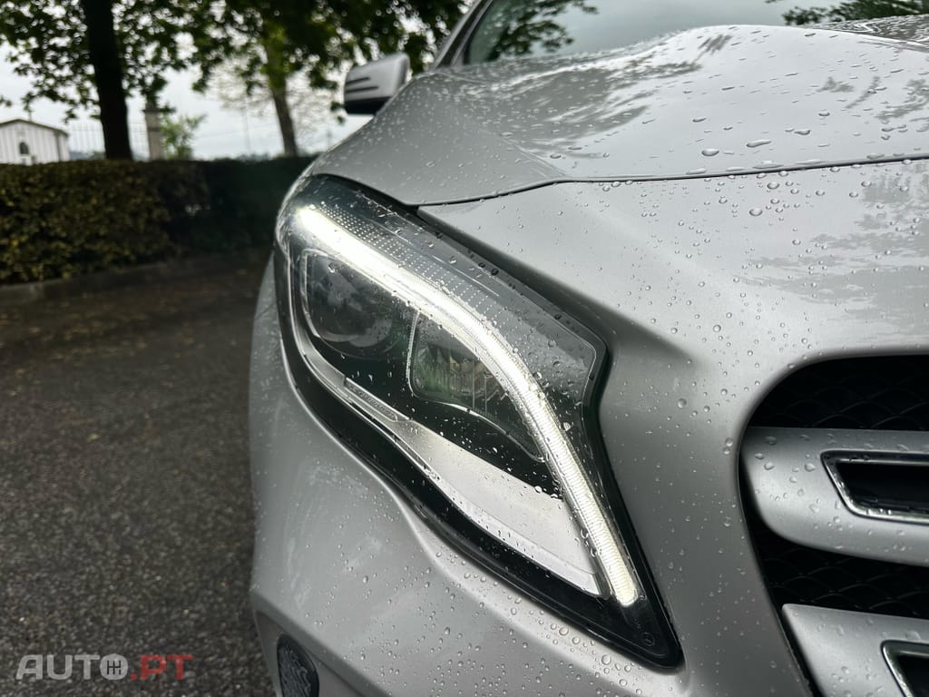 Mercedes-Benz GLA 220 4Matic 8G-DCT Special Edition