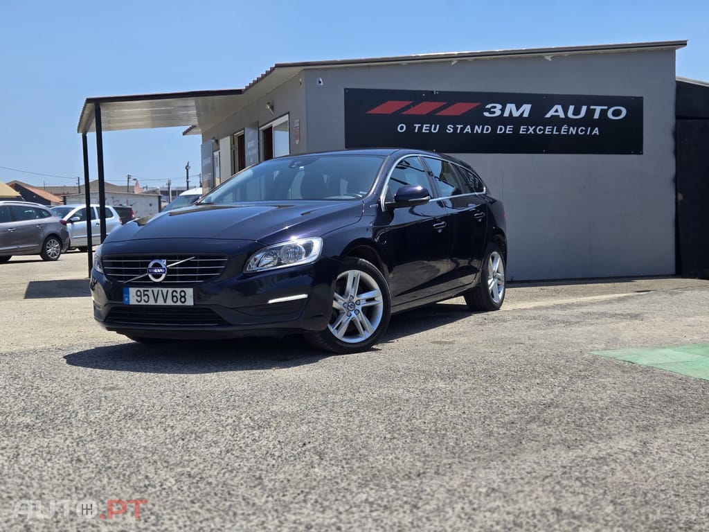 Volvo V60 2.4 D6 Momentum AWD Phev