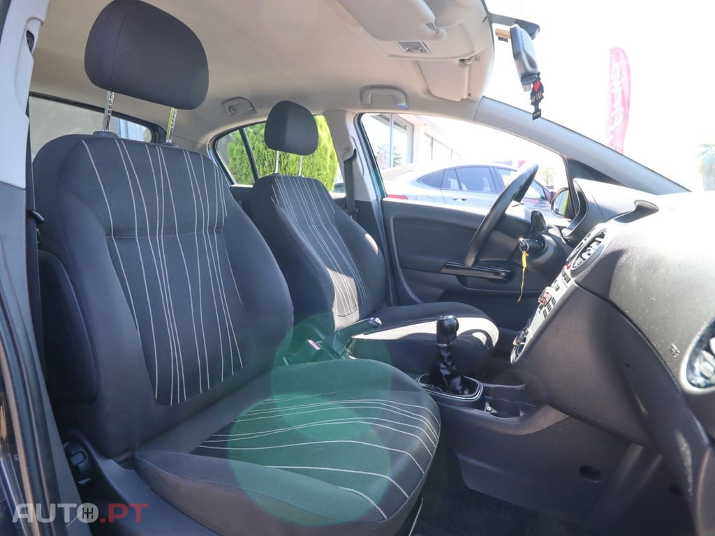 Opel Corsa 1.3 CDTi City — fotografia 10