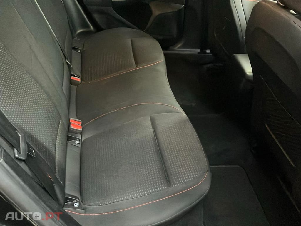 Ford Focus 1.0 EcoBoost MHEV ST-Line