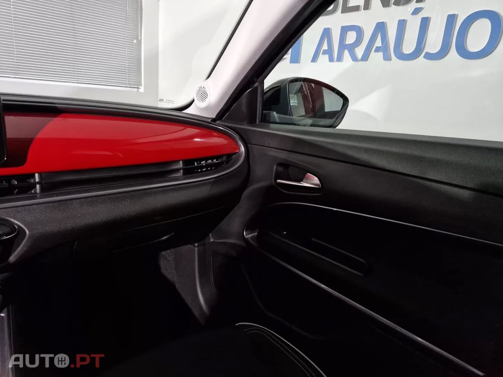 Fiat 600e 54 kWh (RED)