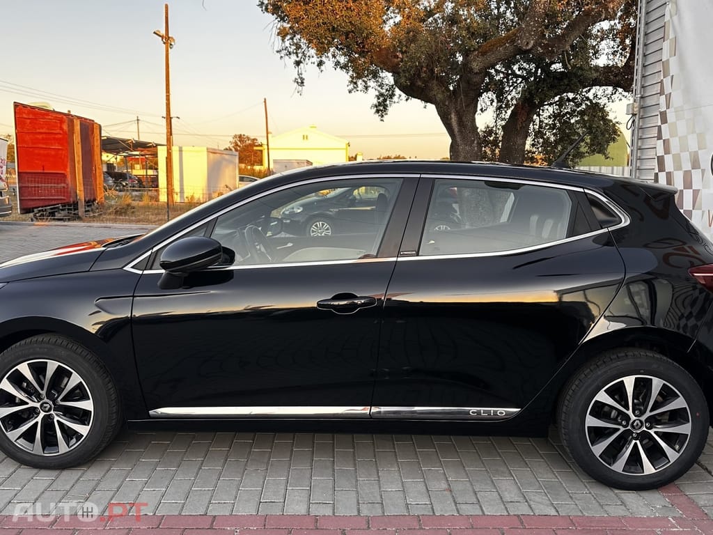 Renault Clio 1.6 E-Tech Exclusive