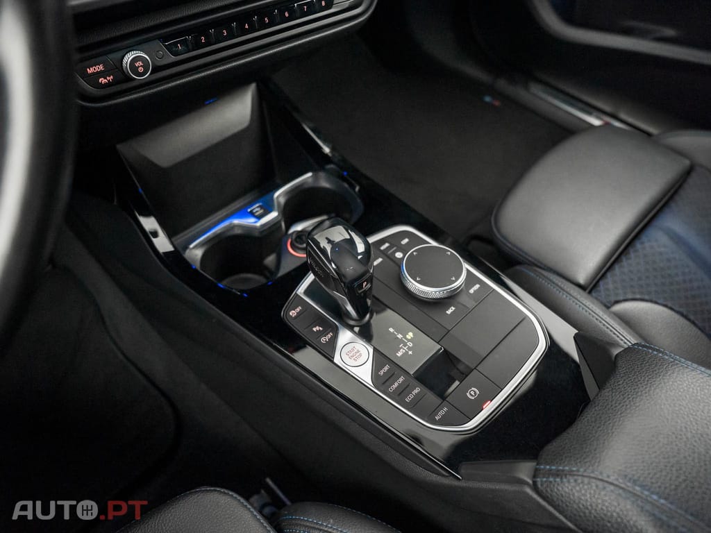 BMW 118 i Pack Desportivo M Auto