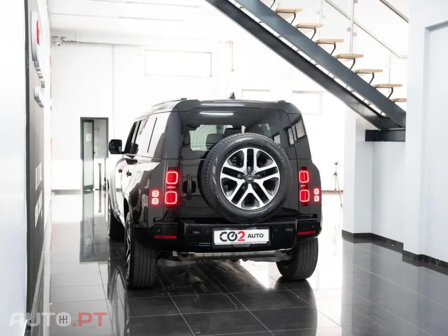Land Rover Defender 2.0 P300e 110 AWD X-Dynamic HSE