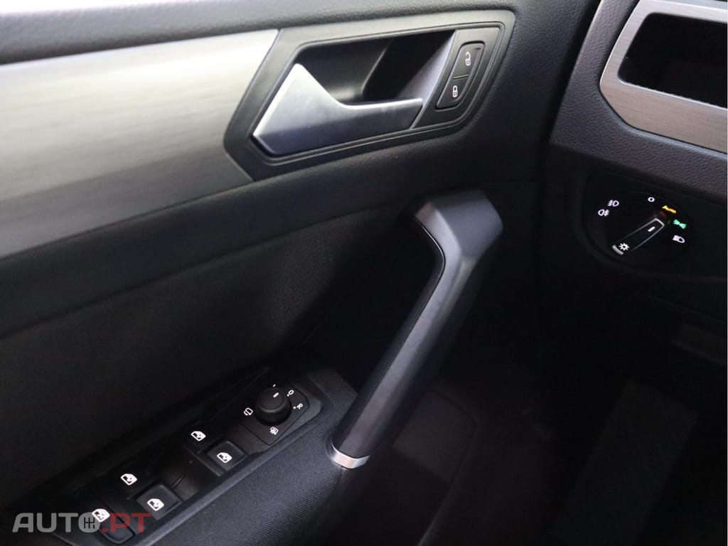 Volkswagen Touran 2.0 TDI CONFORTLINE DSG