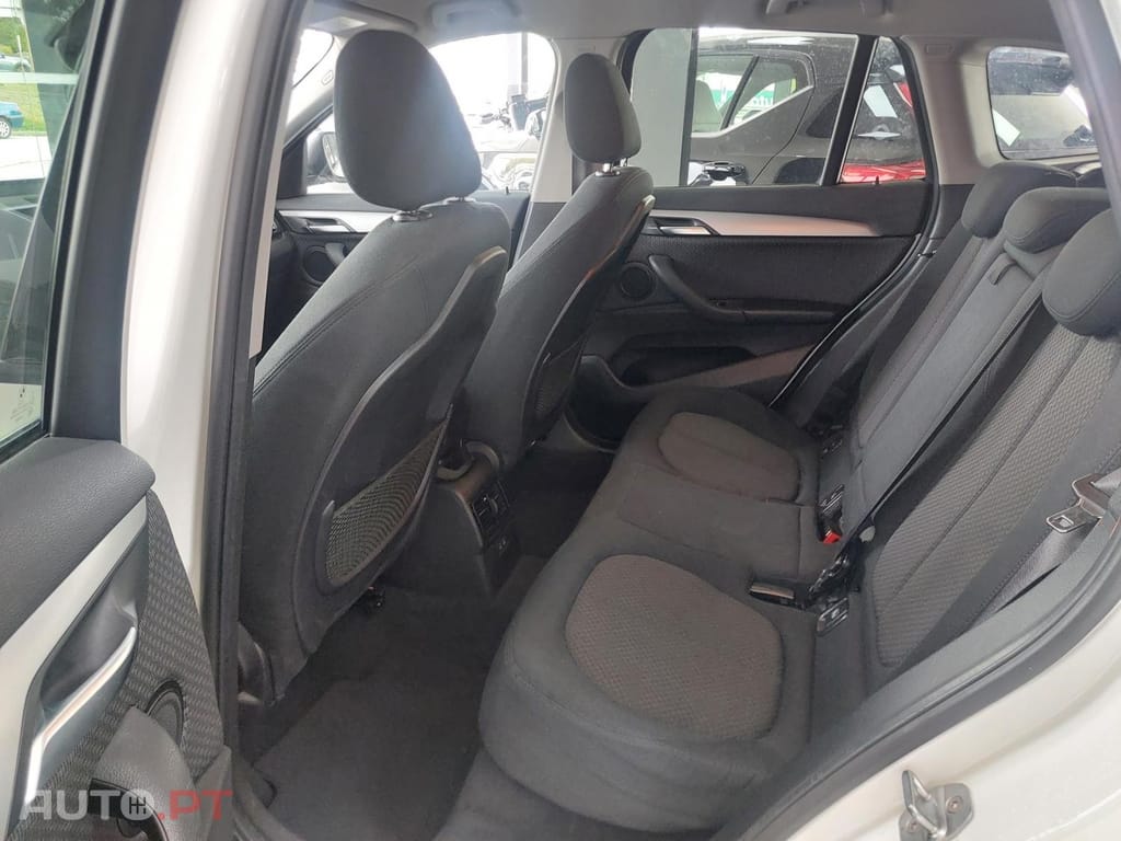 BMW X1 18 i sDrive Advantage