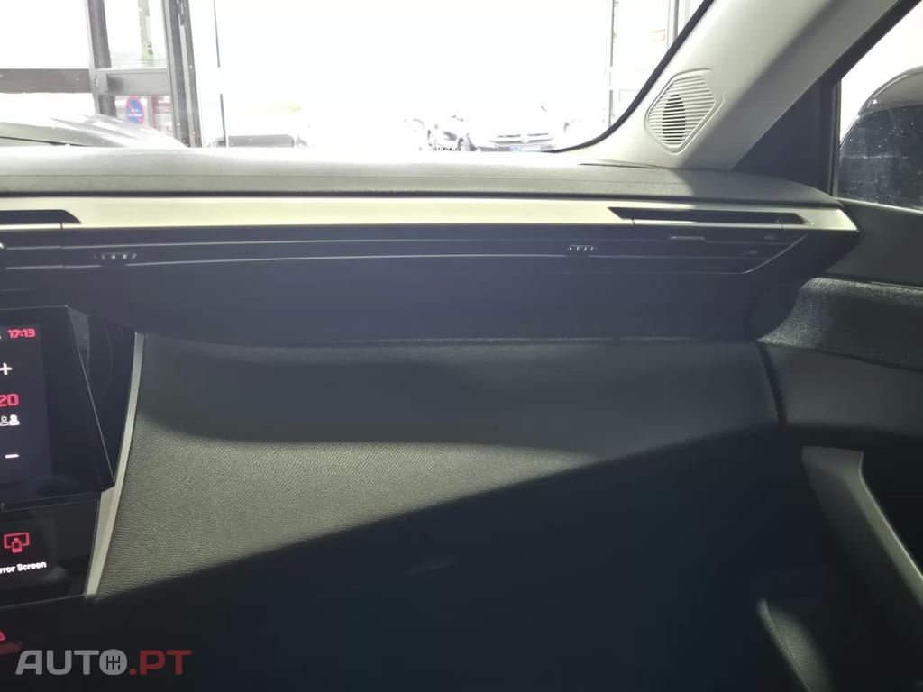 Peugeot 408 1.2 Hybrid Allure e-DCS6