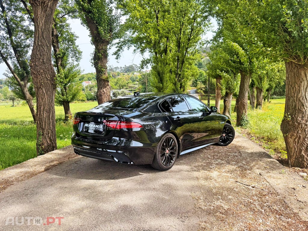 Jaguar XE 2.0 D R-Dynamic S
