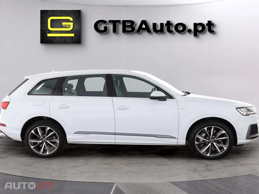 Audi Q7 I.V.A DEDUTÍVEL 55 TFSI E Qu S LINE