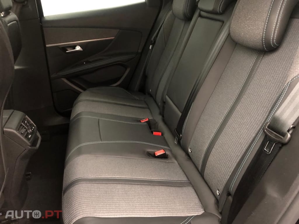 Peugeot 3008 1.6 Hybrid Allure Pack e-EAT8