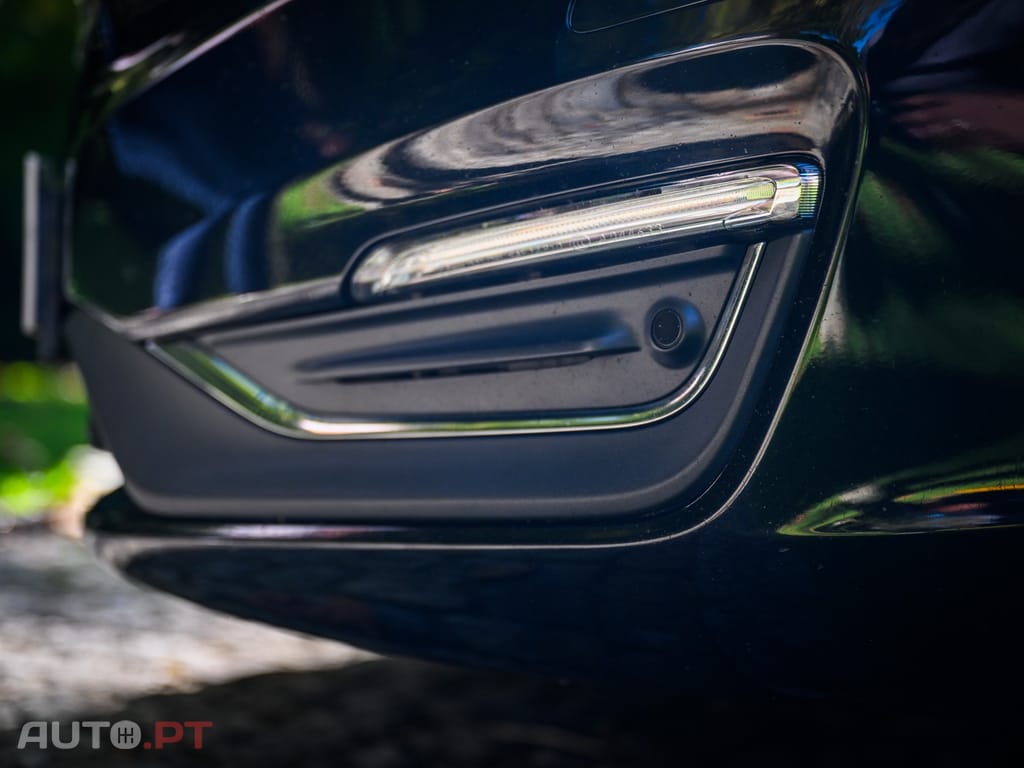Volvo V60 2.4 D6 R-Design Momentum AWD Phev