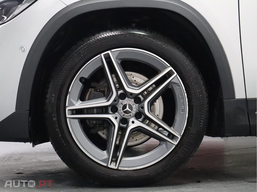 Mercedes-Benz GLA 250 e AMG LINE