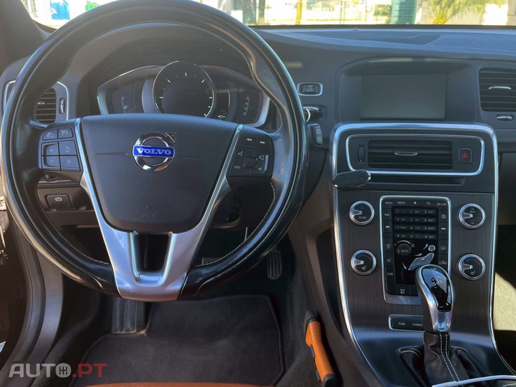 Volvo V60 D6 Twin Engine Geartronic RDesign