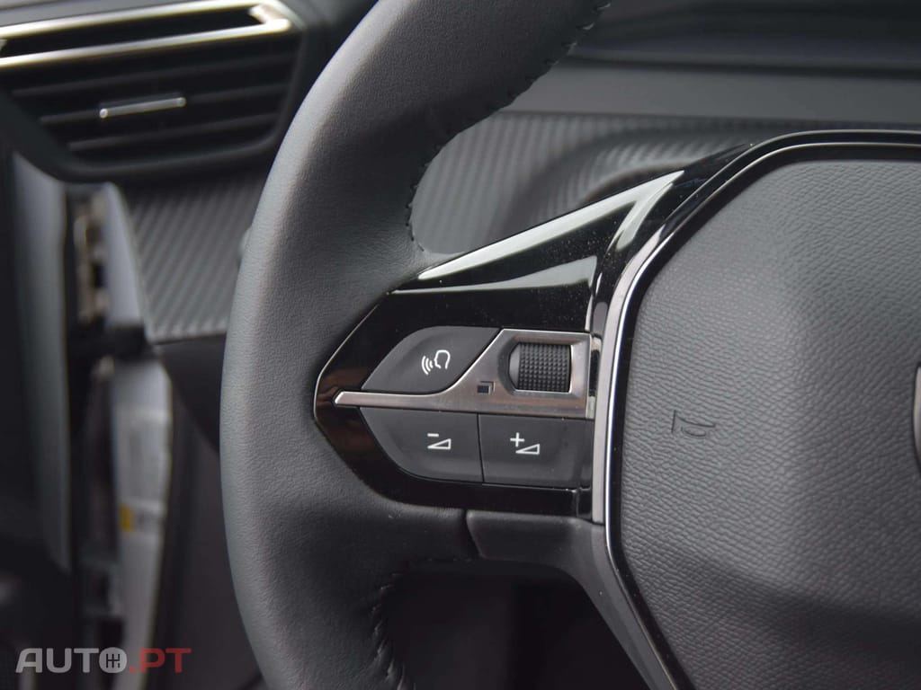 Peugeot E-2008 54 kWh Active EAT8
