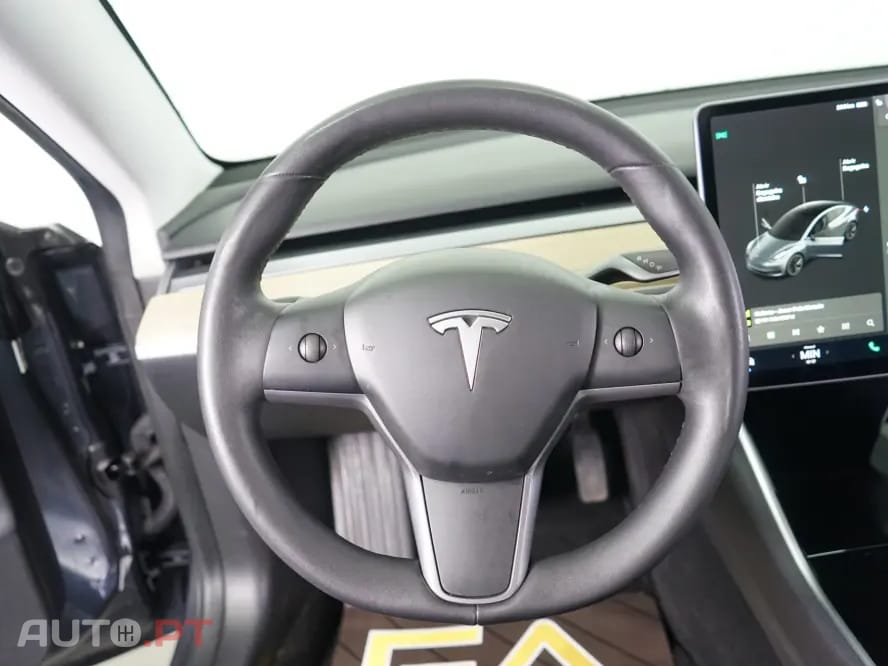 Tesla Model 3 Standard Range Plus RWD