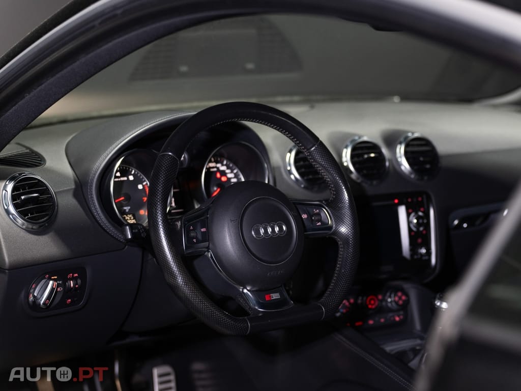 Audi TT 2.0 TFSI S-line