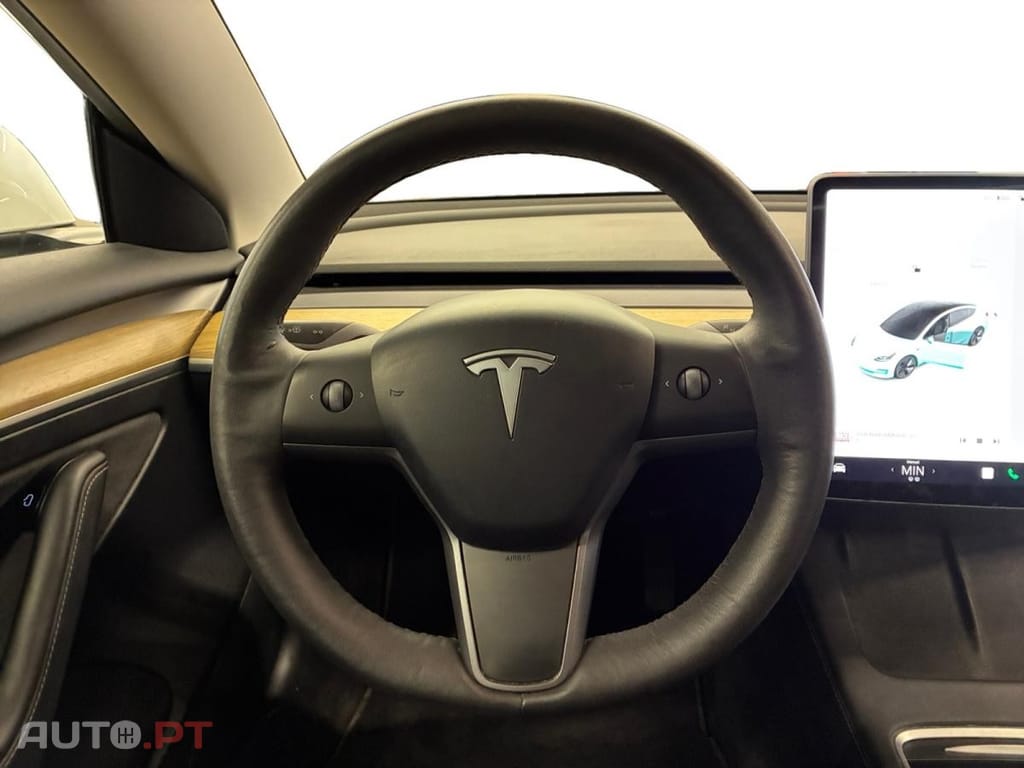 Tesla Model 3 Standard Range Plus RWD