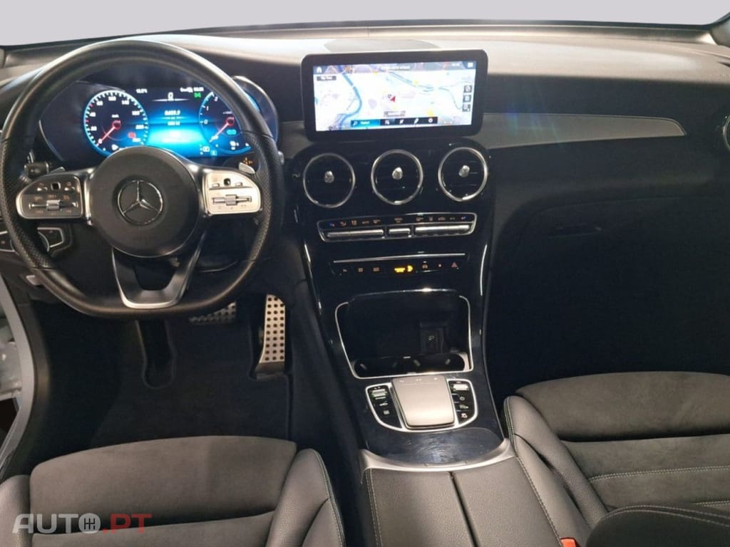 Mercedes-Benz GLC 300 I.V.A DEDUTÍVEL de 4M AMG