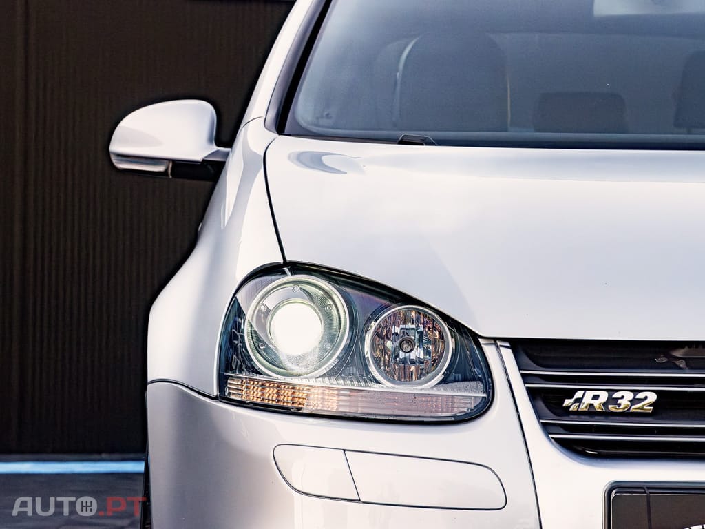 Volkswagen Golf 3.2 R32 4Motion