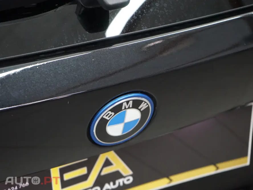 BMW 330 e iPerformance Sport Line