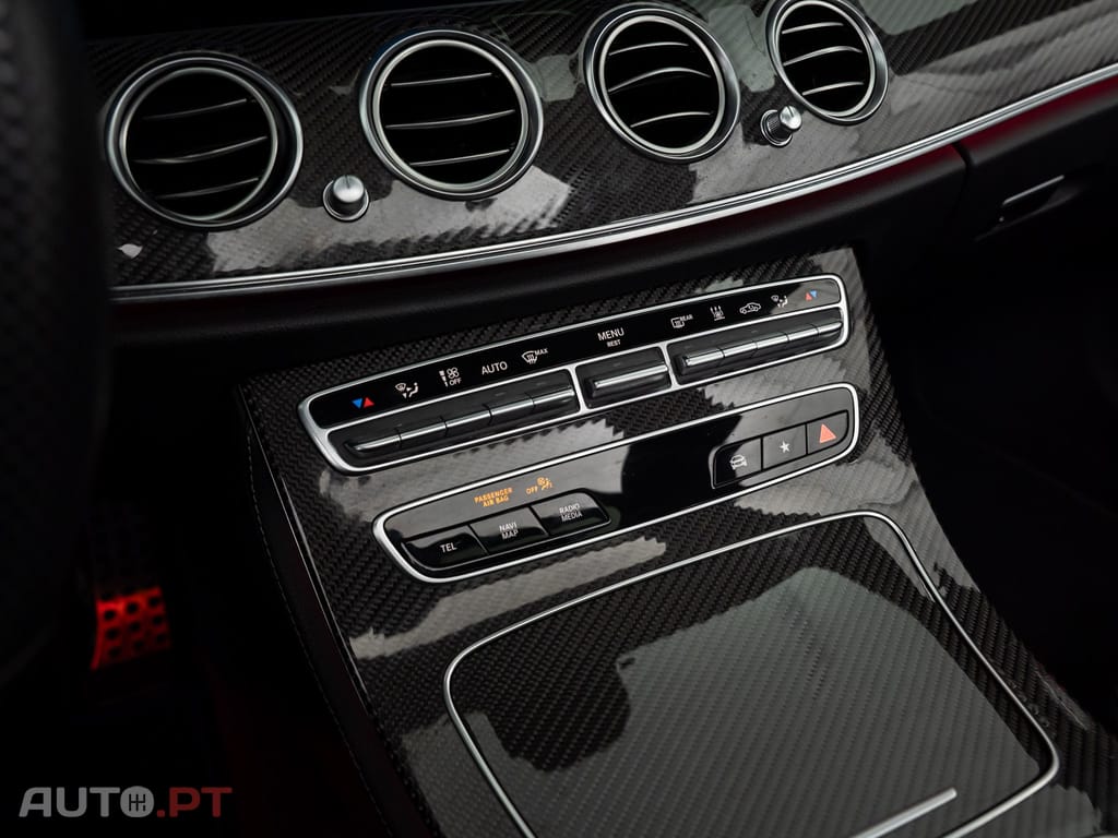 Mercedes-Benz E 300 de AMG Line