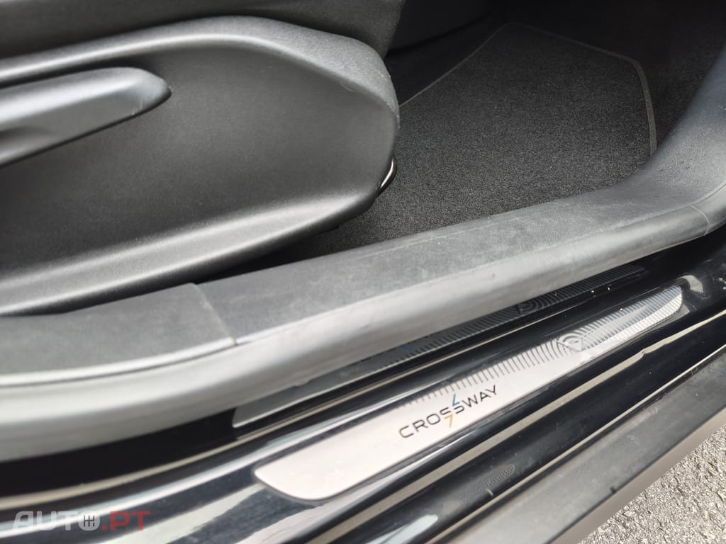 Peugeot 2008 1.2 PureTech Allure EAT6