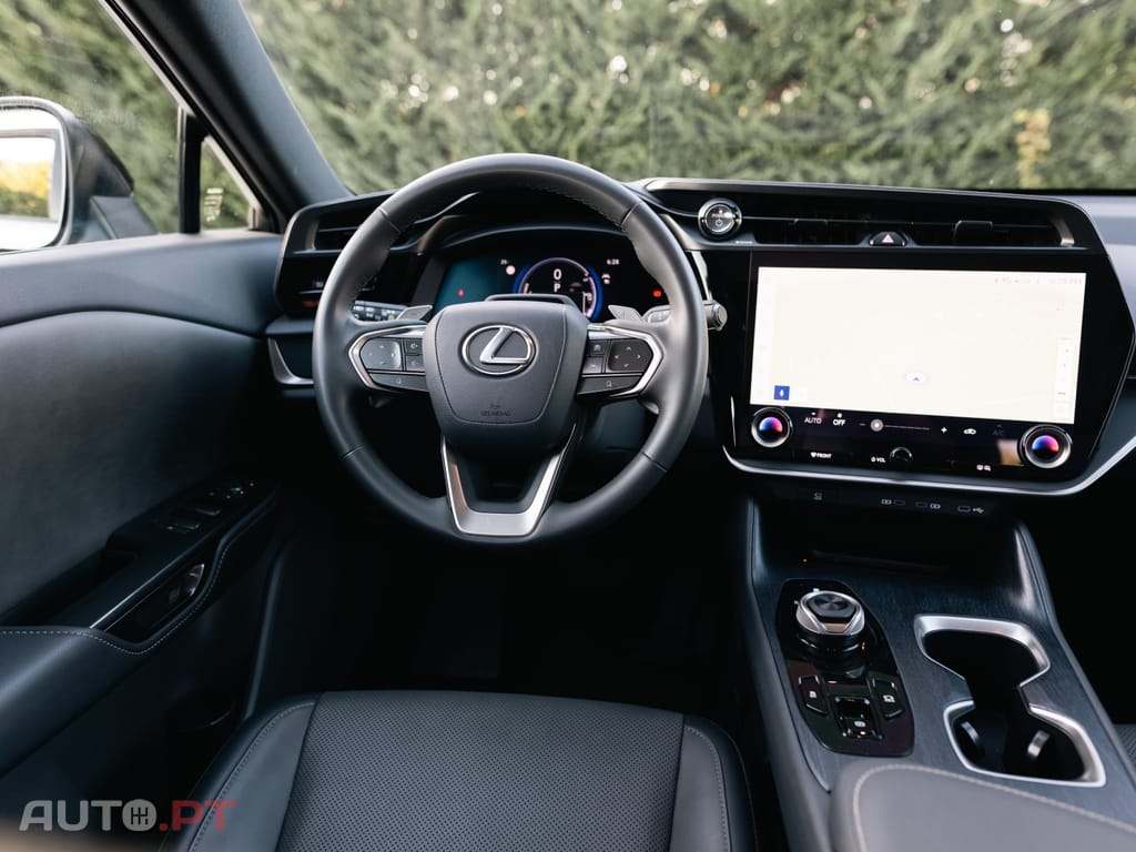 Lexus RZ Premium