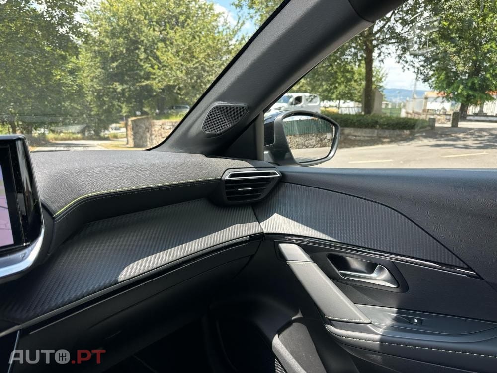 Peugeot E-208 50 kWh GT Pack