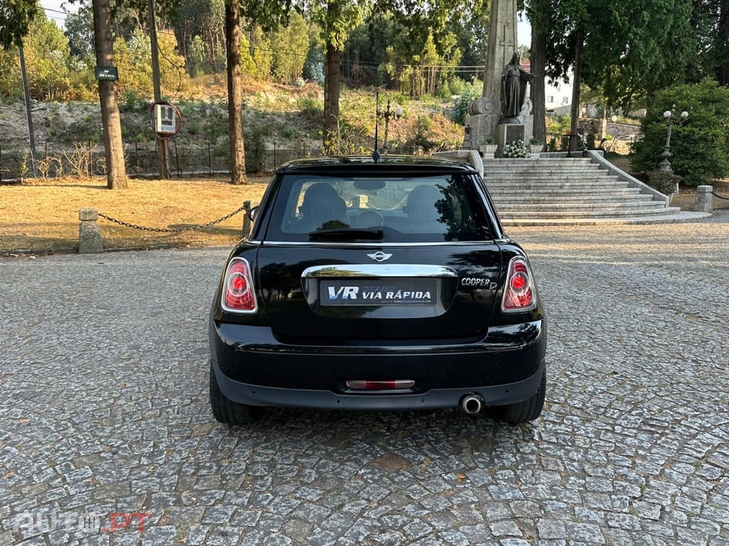 MINI Cooper Cooper D