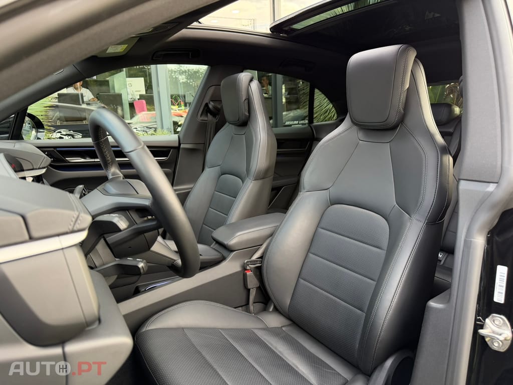 Porsche Macan Electric 4