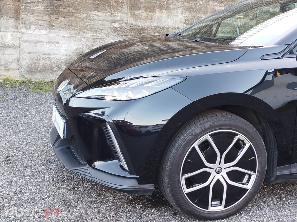 MG MG4 64 kWh Luxury